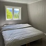 Vestlandsidyll Ved Sjoen & Bergen * Totland