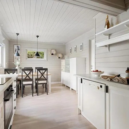 Nyaraló Vestlandsidyll Ved Sjoen & Bergen Totland