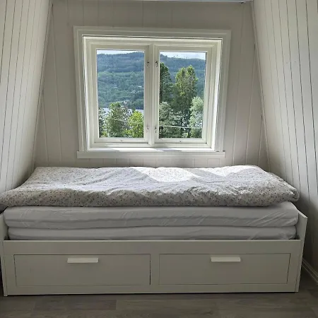 Vestlandsidyll Ved Sjoen & Bergen Nyaraló